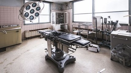 Жуткие кадры из заброшенной японской клиники (Фото)