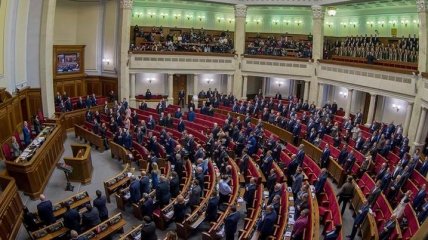 Названо количество депутатов, которые пропустили половину голосований в Раде