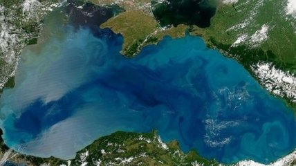 Ученые сообщили, что черное море изменило цвет