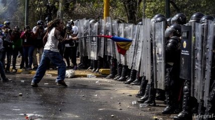 В Венесуэле погибли двое участников антиправительственных протестов 
