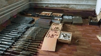 На Лугансчине в доме 55-летней женщины изъяли арсенал оружия