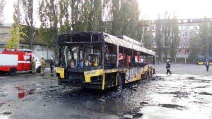 В Киеве в депо сгорел троллейбус