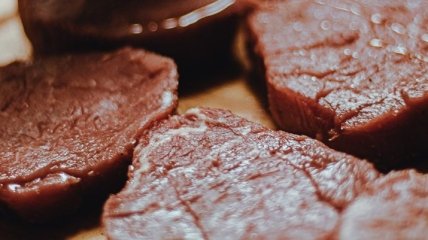 Чем можно заменить красное мясо и мясные продукты: диетолог дал ответ 