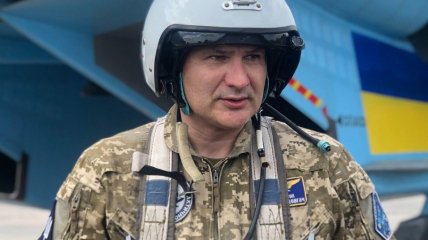 Александр Довгач