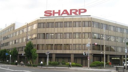 Японская компания Sharp представила плотный дисплей для смартфонов 