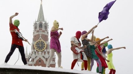 Осужденные участницы Pussy Riot просят оставить их в СИЗО