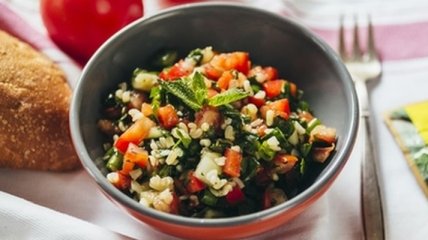 Рецепт дня: восточный салат из булгура для тех, кто постится 