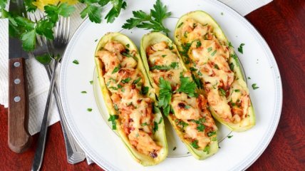 Кабачки, фаршированные овощами: пошаговый рецепт