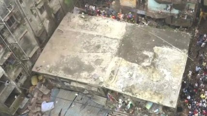 Обвал дома в Индии: по меньшей мере 18 человек погибли