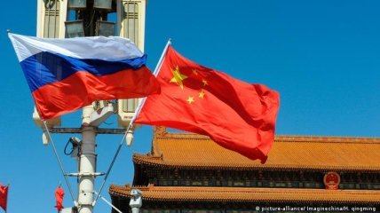 Москва просит помощи у Пекина оружием и финансами