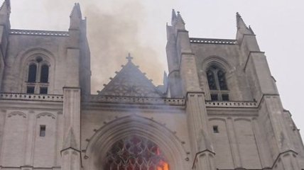 Пожар в соборе XV века во Франции: появились новые подробности