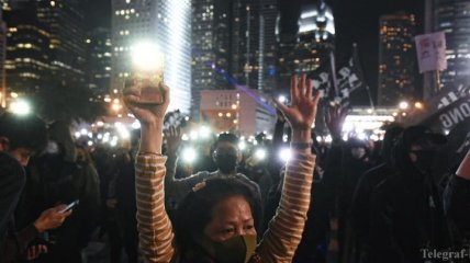 Протесты в Гонконге: в новогоднюю ночь на улицы города вышли тысячи людей