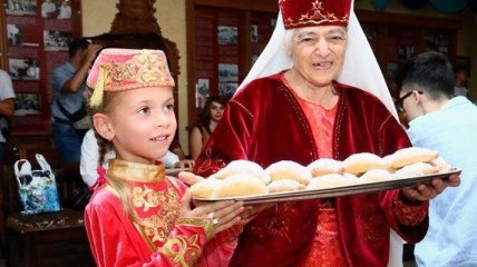 Народы Крыма - богатство Украины: сегодня день коренного населения (Видео)