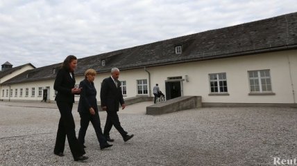 Ангела Меркель посетила концлагерь в Дахау