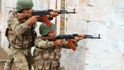 Азербайджанськие военные во время учений, фото иллюстративное