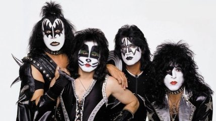 Рок-группа KISS отказалась от концертов в России