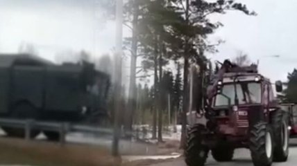 Фінські "тракторні війська" готові зустріти російську техніку