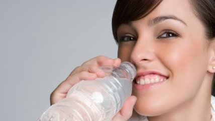 Вода способствует похудению