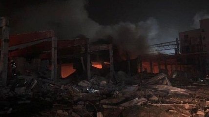 В Днепре на заводе произошел мощный взрыв и вспыхнул пожар: фото и видео