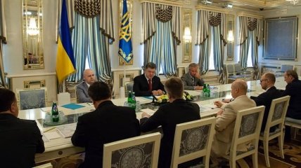 Порошенко предложил изменить на Донбассе тактику