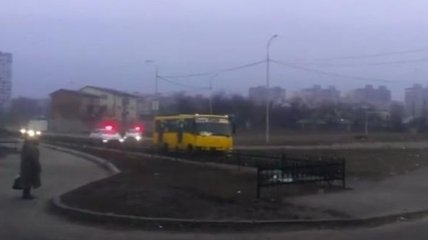 Погоня за угнанной маршруткой в Киеве (Видео)