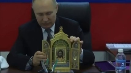 владимир путин подарил оккупантам икону во время визита на фронт