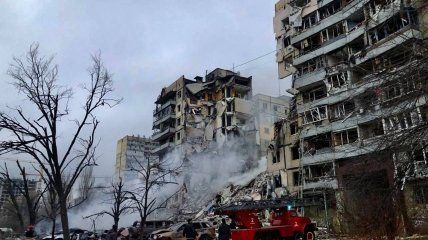 Зруйнована багатоповерхівка у Дніпрі