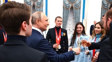 володимир путін на зустрічі з російськими олімпійцями