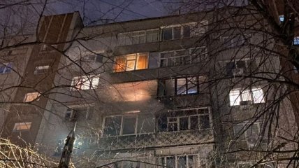 Фейерверк залетел на балкон многоэтажки и поджег две квартиры: фото новогоднего пожара в Николаеве