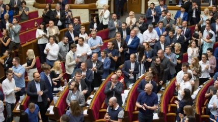 Законопроект о "правках Лозового": во время голосования возникла неоднозначная ситуация