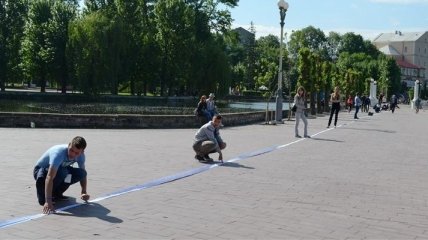 Рекорд Украины: шпаргалка длиной более 1 километра   