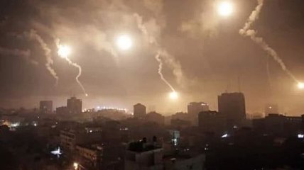 Израиль атаковал позиции группировки ХАМАС в ответ на ракетный удар