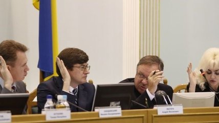 Сегодня ЦИК признал избранными депутатами Колесниченко, Порошенко 