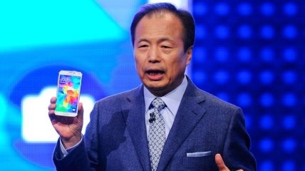 Samsung уволила главу мобильного подразделения
