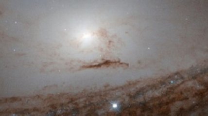 "Хаббл" сфотографировал галактику в созвездии Льва