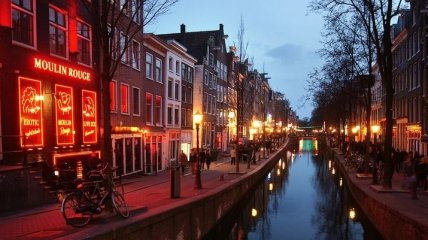 В Амстердамі визначилися з датою відкриття кварталу червоних ліхтарів