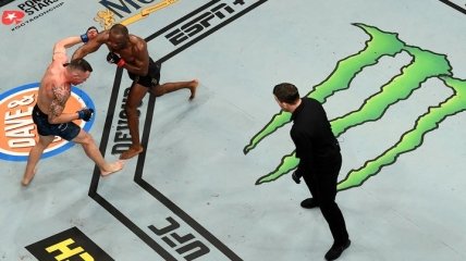 UFC 245: три бойца были доставлены в больницу со сломанными челюстями