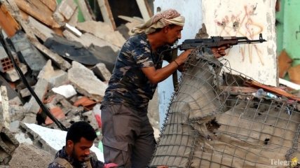 В Йемене террористы совершили нападение на людей в мечети
