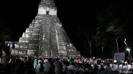 Церемония в древнем храме индейцев майя "Большой Ягуар"