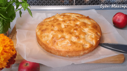 Заливной пирог с яблоками