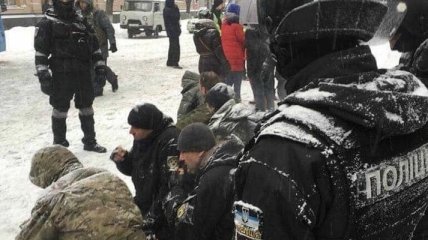 Спикер МВД: Задержанные на коленях в снегу - это не унижение