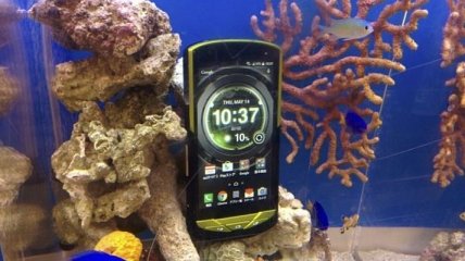 Представлен смартфон, который не боится морской воды