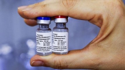 Венгрия отказалась от использования путинской вакцины от коронавируса: названа причина