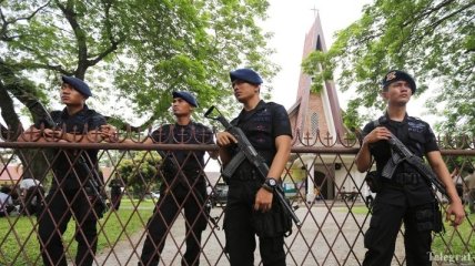 В Индонезии полиция в церкви поймала смертника