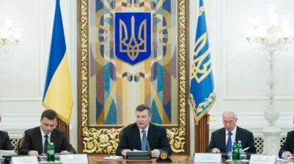 Янукович предостерегает от актов вандализма