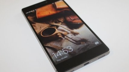 Huawei представит новый смартфон с уникальной зарядкой