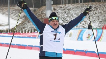 Путин так же в хоккей играет: лыжник-Лукашенко насмешил сеть (видео)