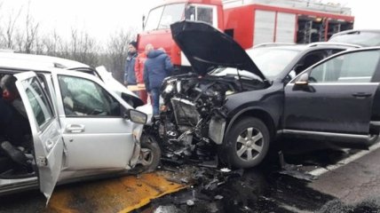 В Николаевской области произошло "лобовое" ДТП: погиб человек, еще шесть пострадали