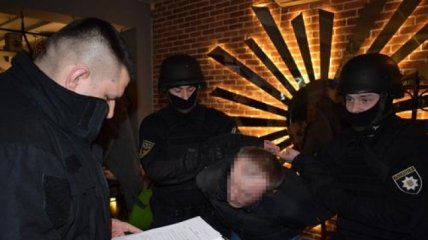 Полиция задержала мужчину, который поставлял педофилам подростков(Фото и видео)