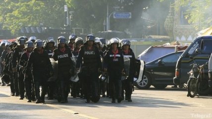В Таиланде полиция применила слезоточивый газ против оппозиционеров